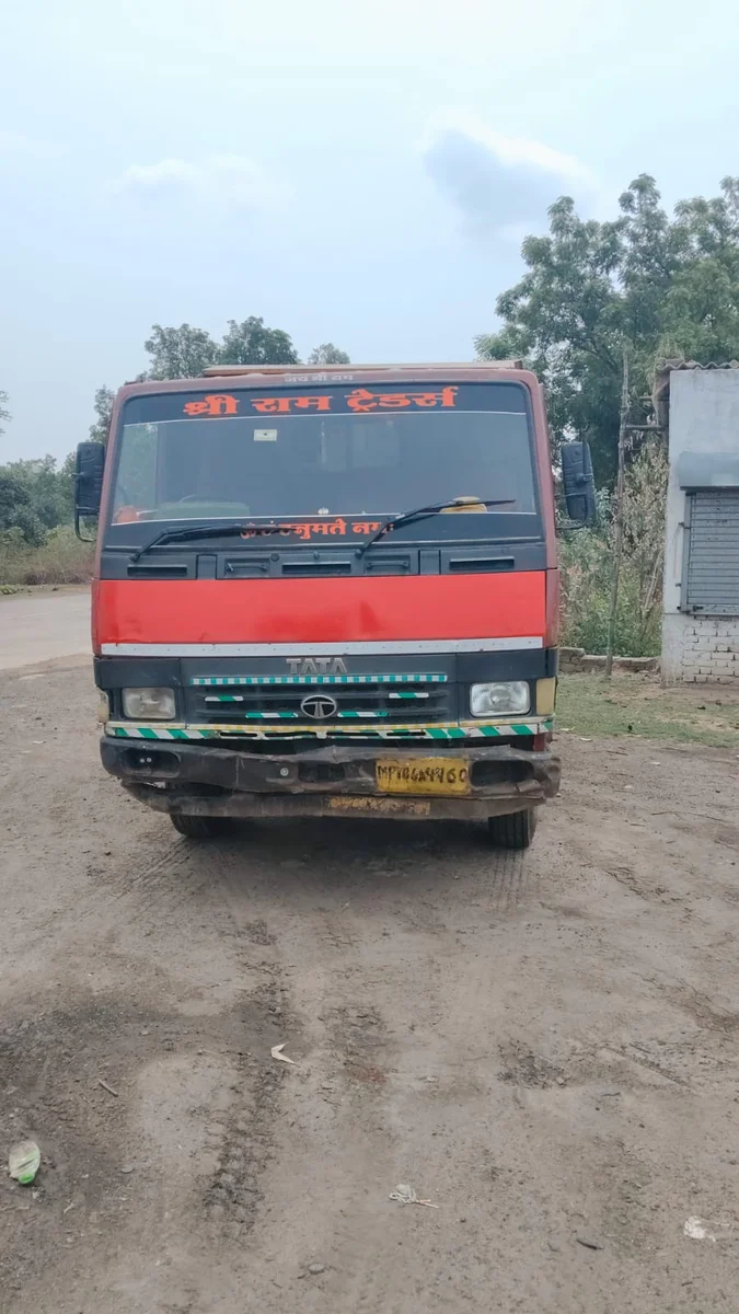 TATA LPT 912 TIPPER