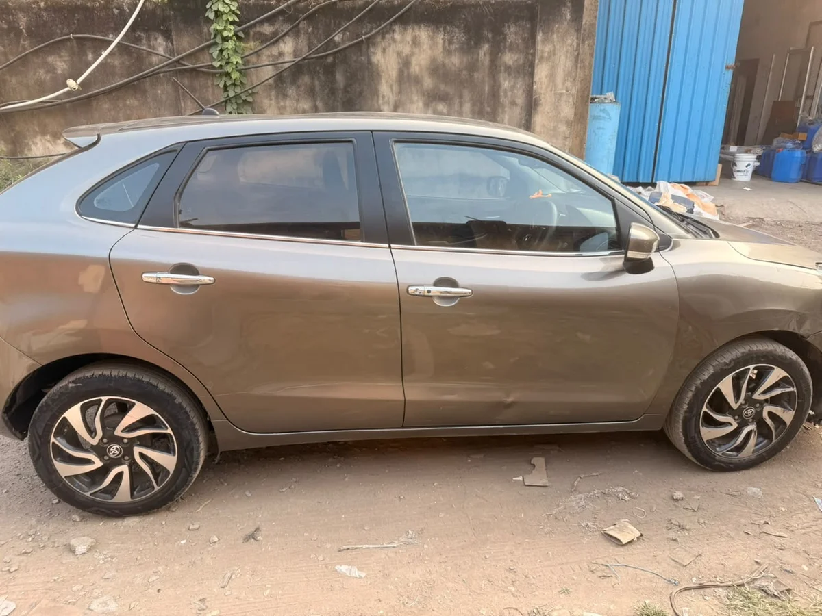 TOYOTA GLANZA G (MT) - 5
