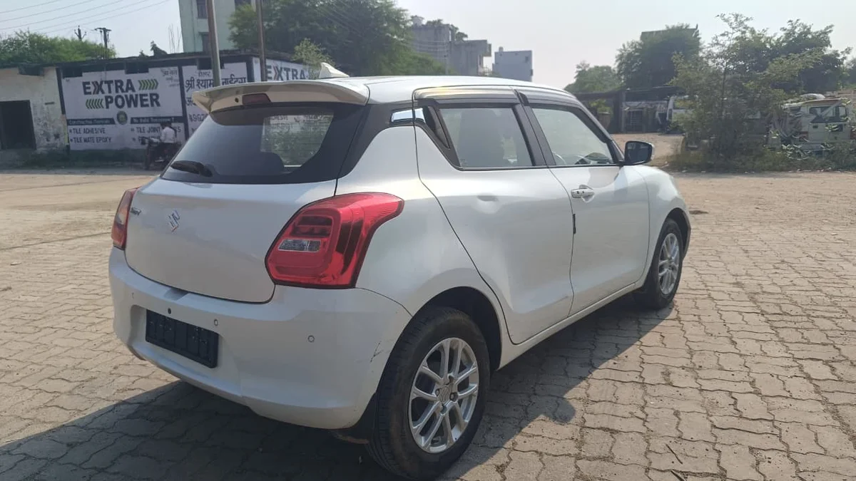 MARUTI SWIFT ZXI - 7