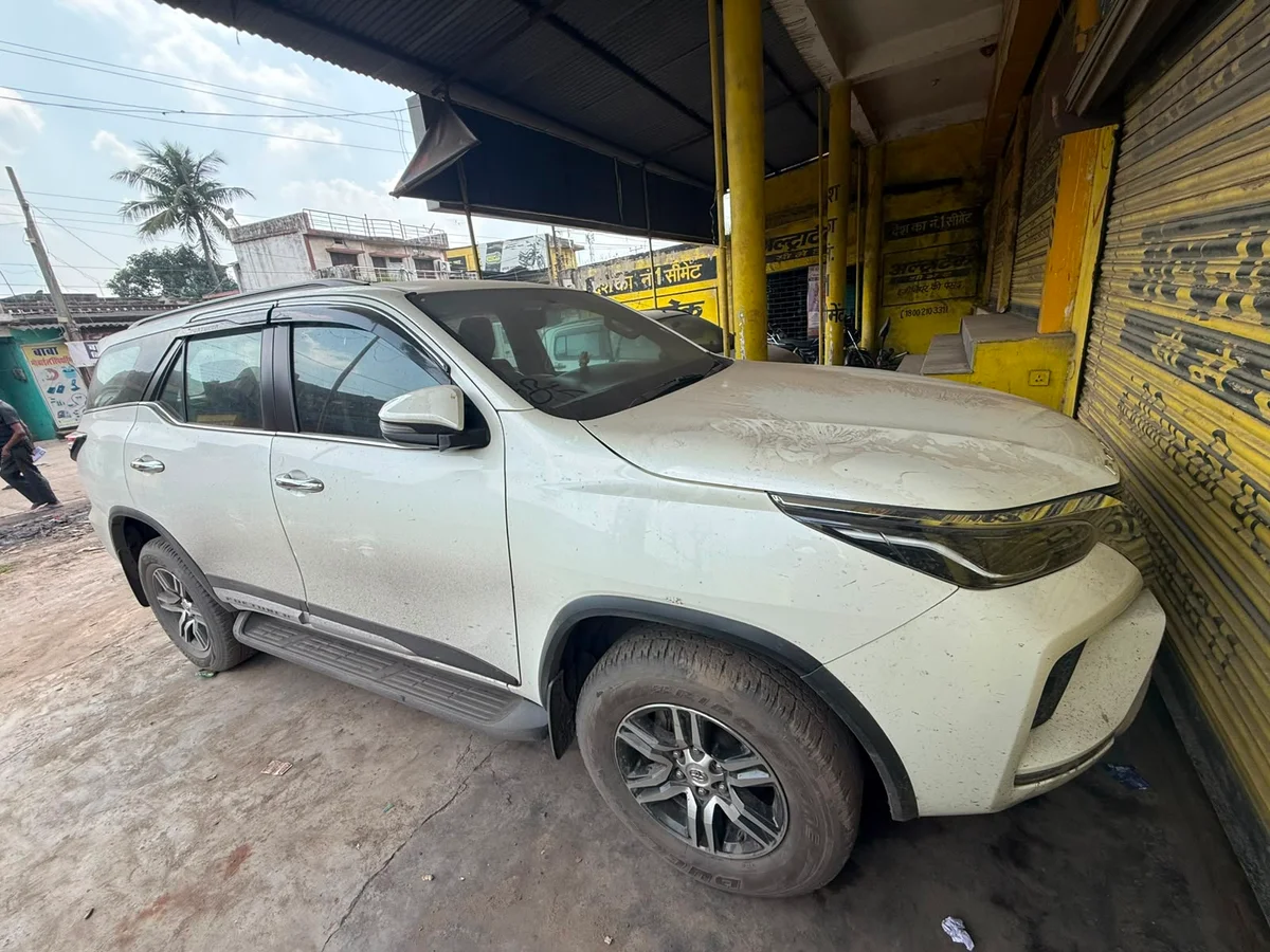 TOYOTA FORTUNER MT