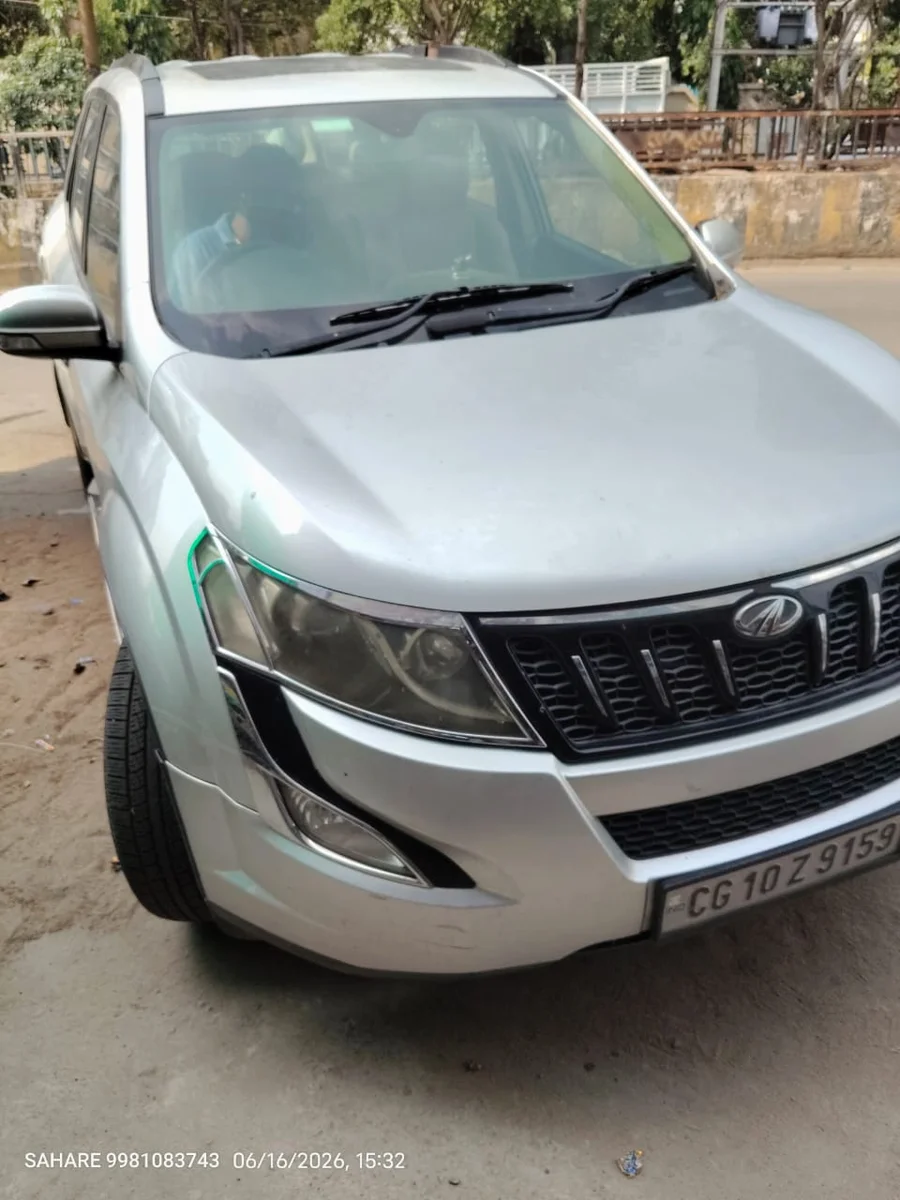 XUV 500 R FWD W10 7 STR