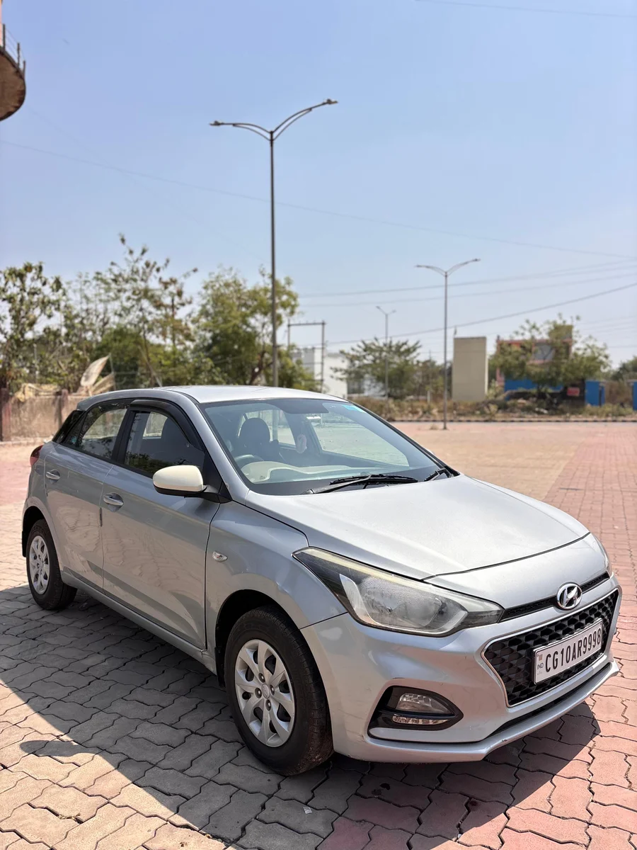 HYUNDAI i20 MAGNA+ VTVT - 3