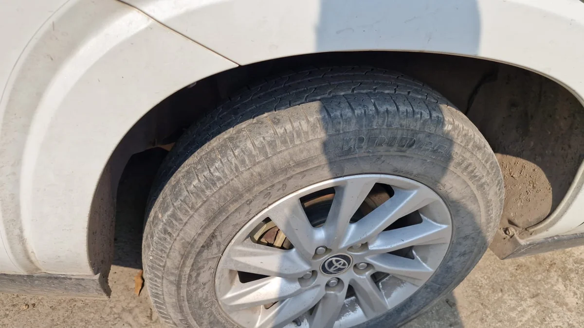 TOYOTA INNOVA HYCROSS - 12