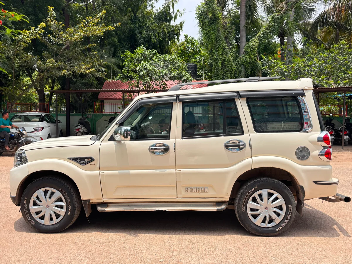Mahindra Scorpio S5 MH 2W - 8