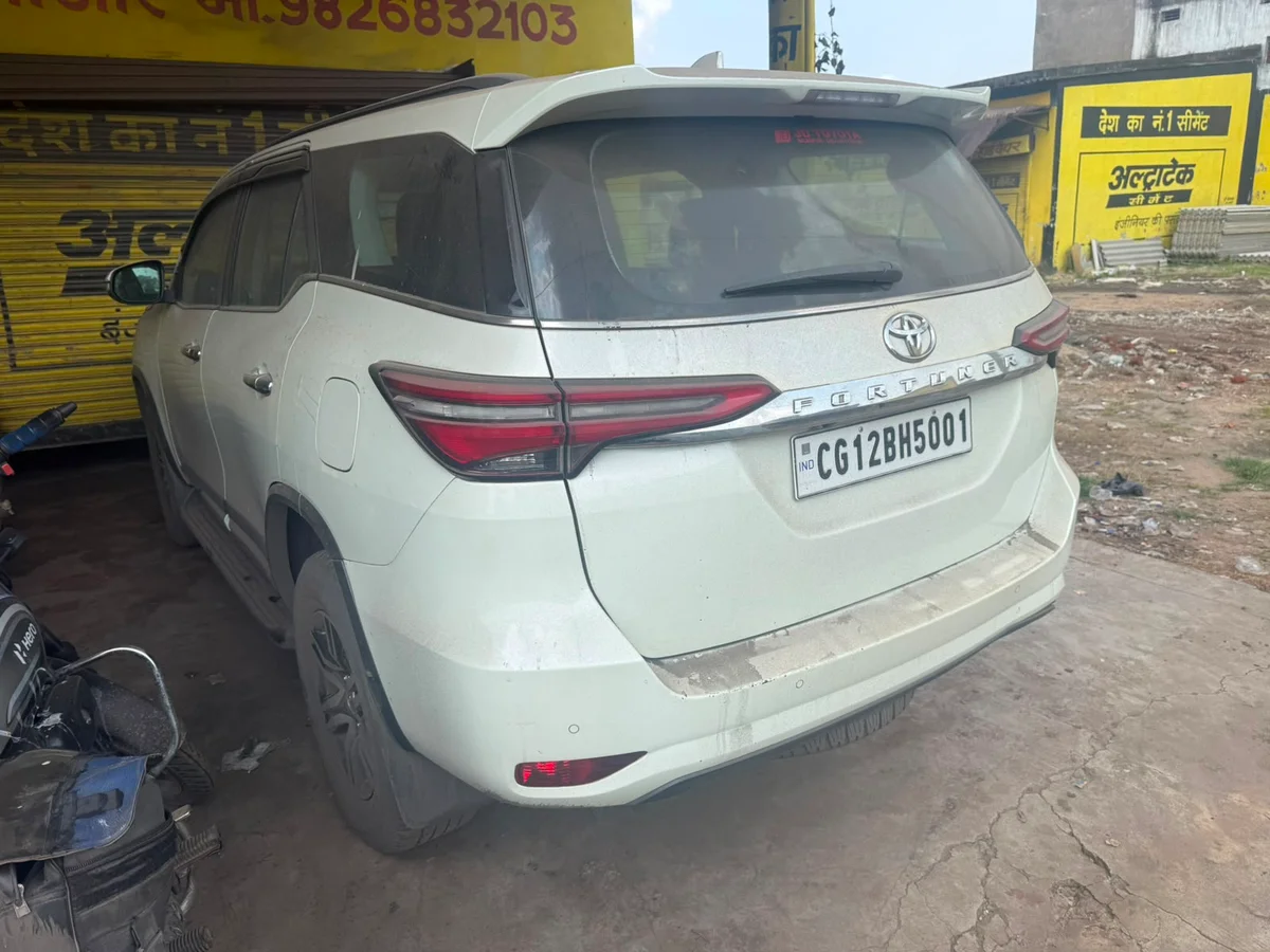 TOYOTA FORTUNER MT - 2