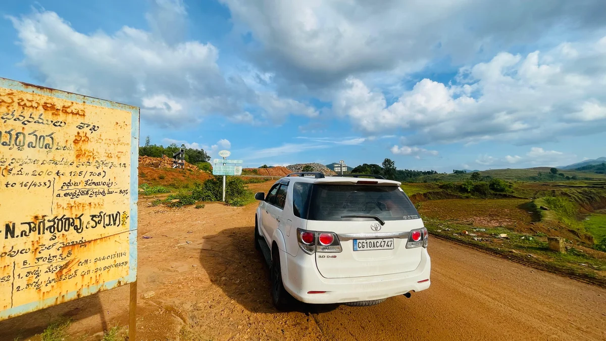 TOYOTA FORTUNER 4×2MT - 5