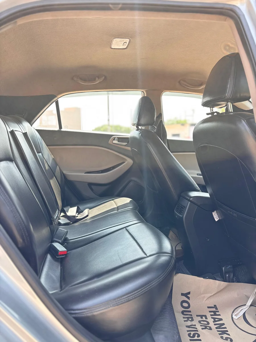 HYUNDAI i20 MAGNA+ VTVT - 12