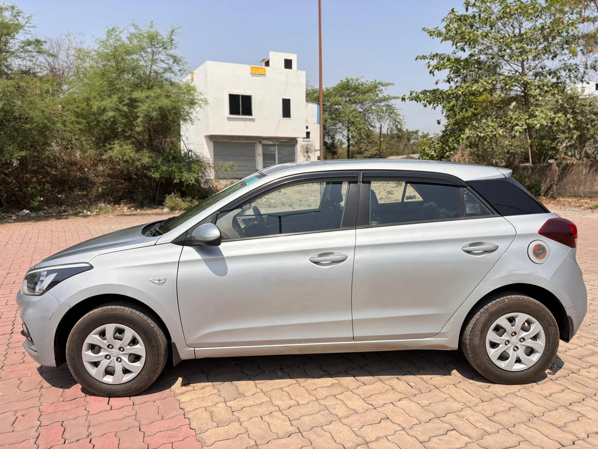 HYUNDAI i20 MAGNA+ VTVT - 7
