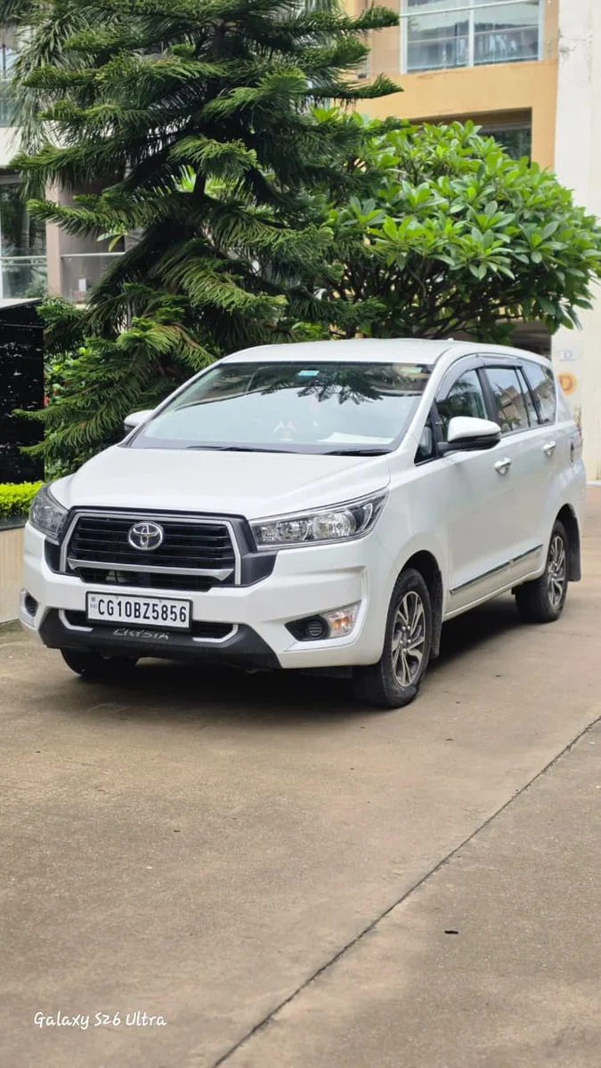 TOYOTA INNOVA CRYSTA WHITE DIESEL - 4