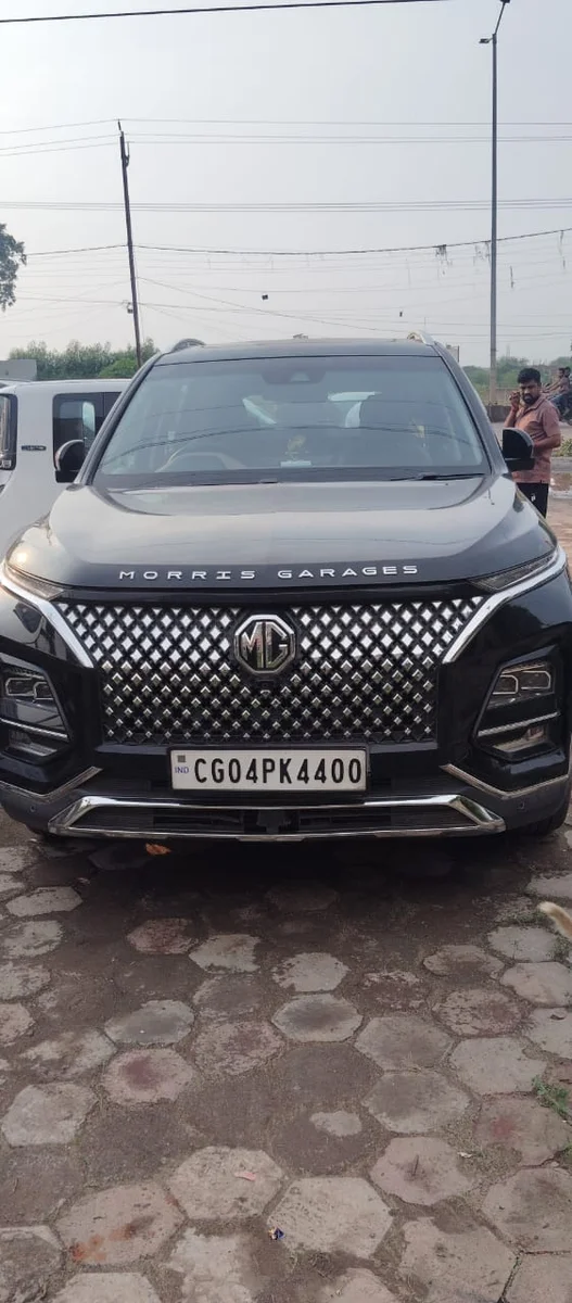 MG HECTOR PLUS
