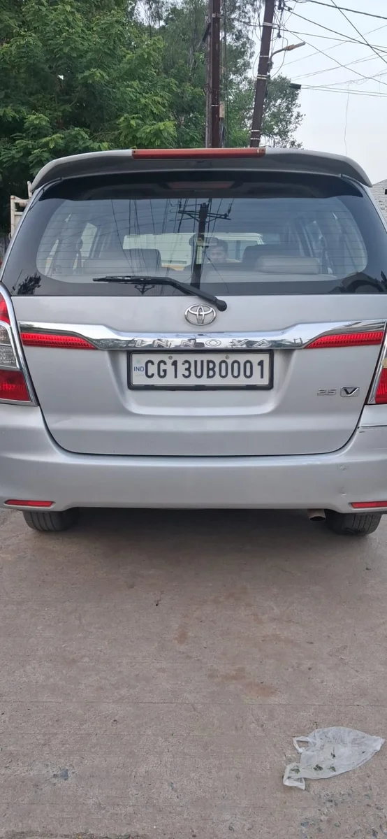 TOYOTA INNOVA 2.5 V 8STR - 4