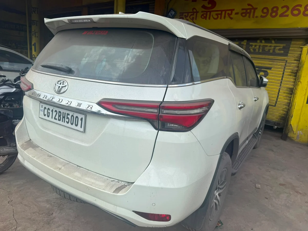 TOYOTA FORTUNER MT - 3