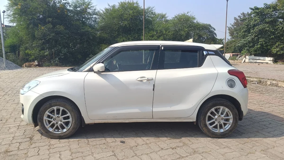 MARUTI SWIFT ZXI - 4