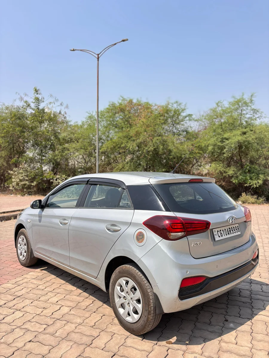 HYUNDAI i20 MAGNA+ VTVT - 8