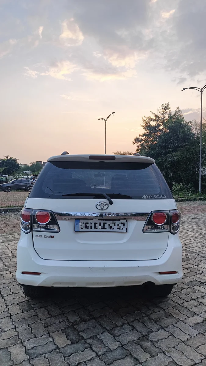 TOYOTA FORTUNER 4×2 MT - 21