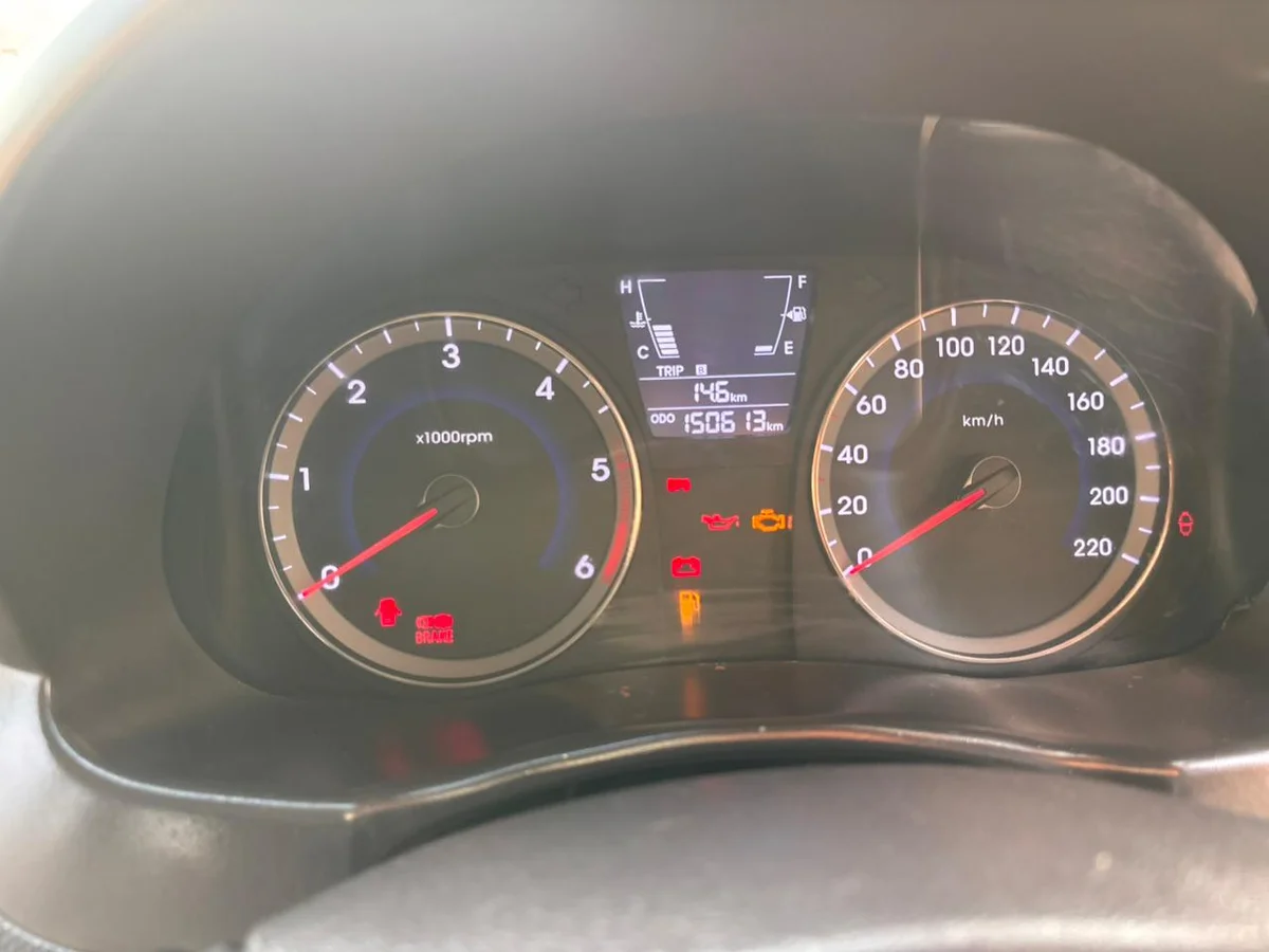 Hundai VERNA 1.6 SX - 12