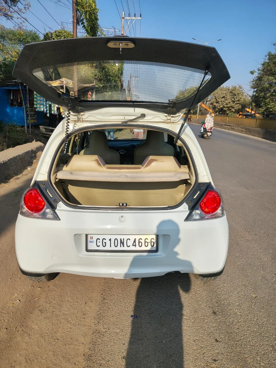 HONDA BRIO VXAT - 6