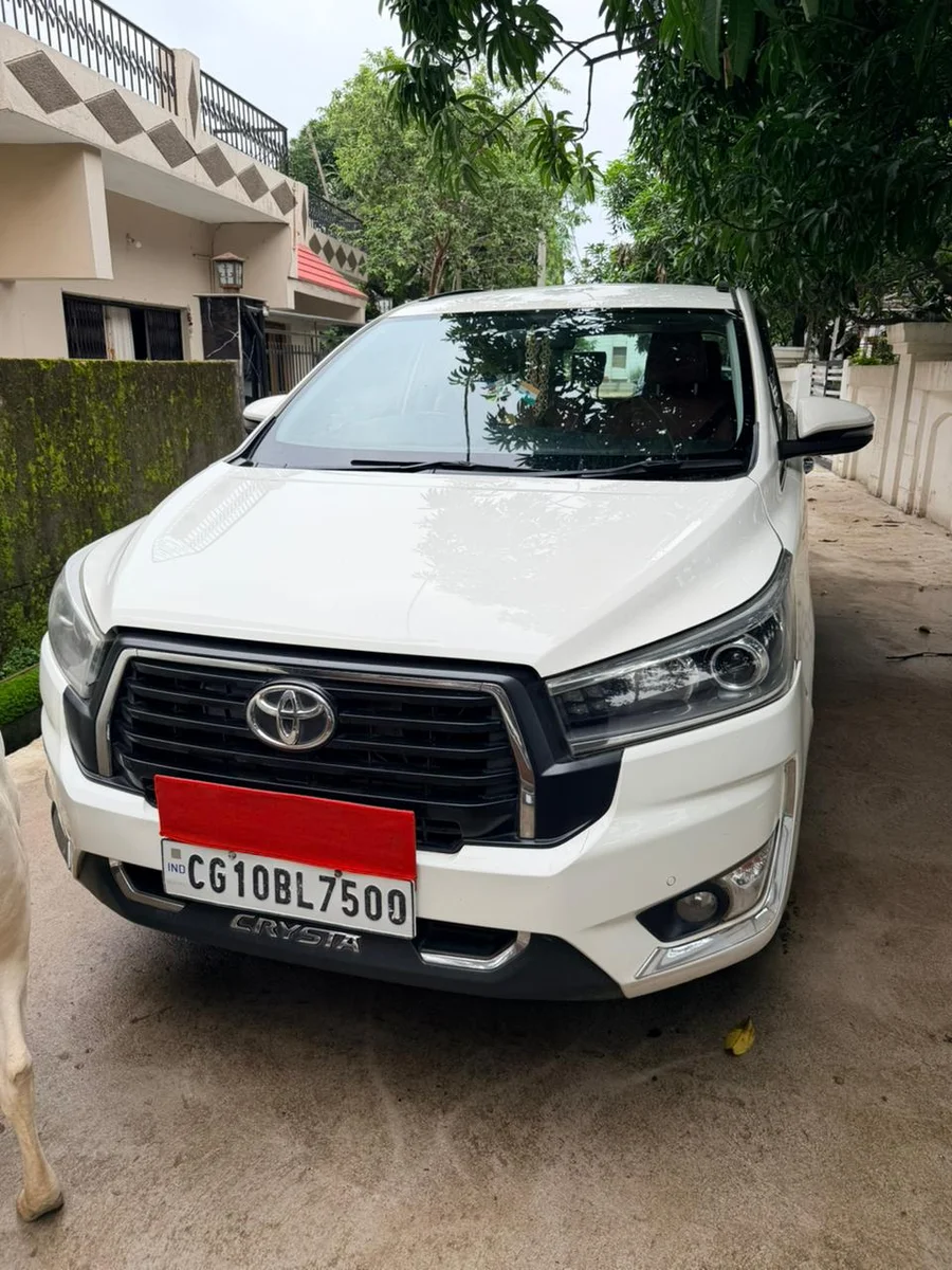 TOYOTA INNOVA CRYSTA 2.4V (MT)