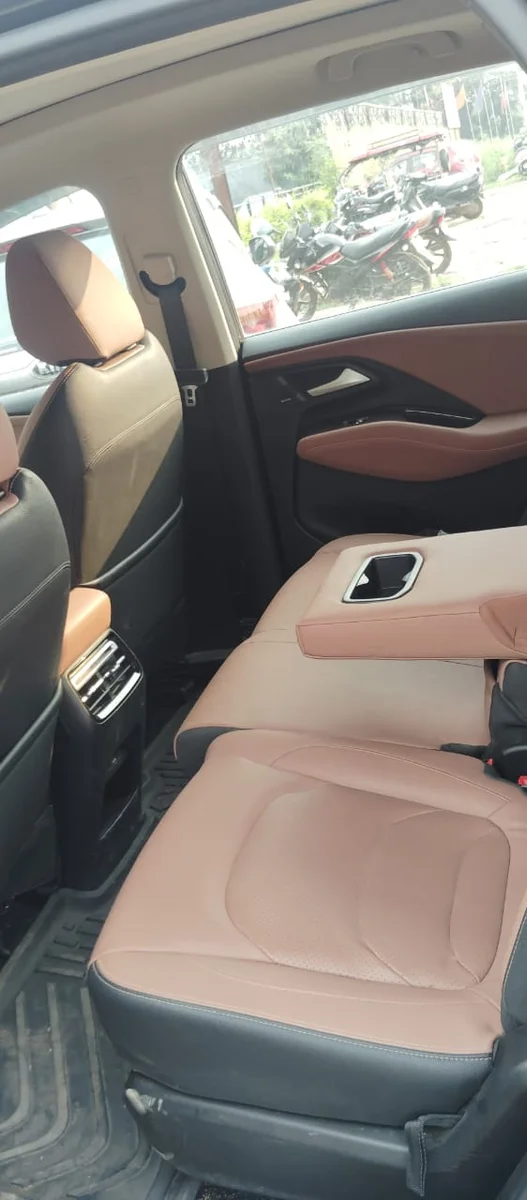 MG HECTOR PLUS - 6