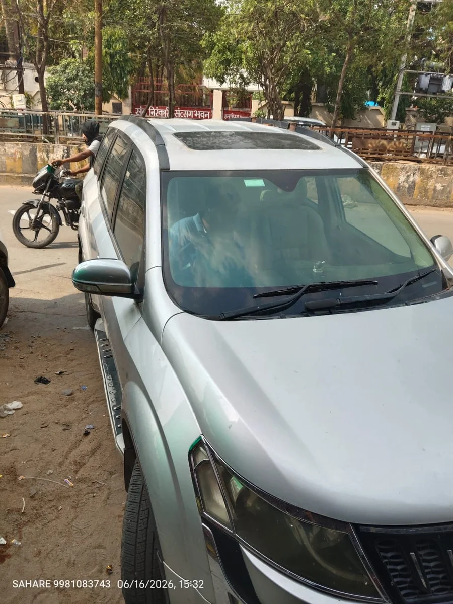 XUV 500 R FWD W10 7 STR - 2