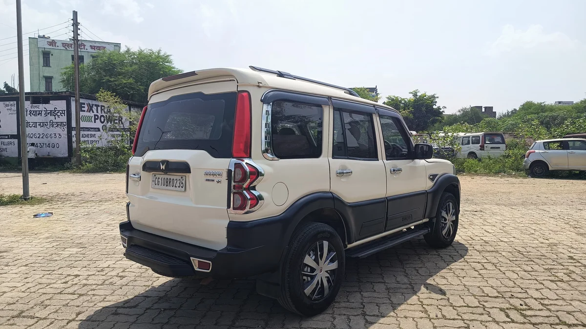 MAHINDRA SCORPIO CLASSIC S MT 9S - 9