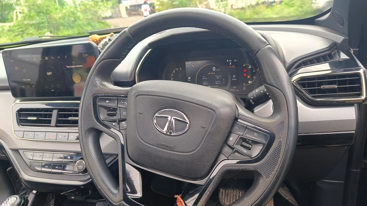 TATA HARRIER XZA+ - 11
