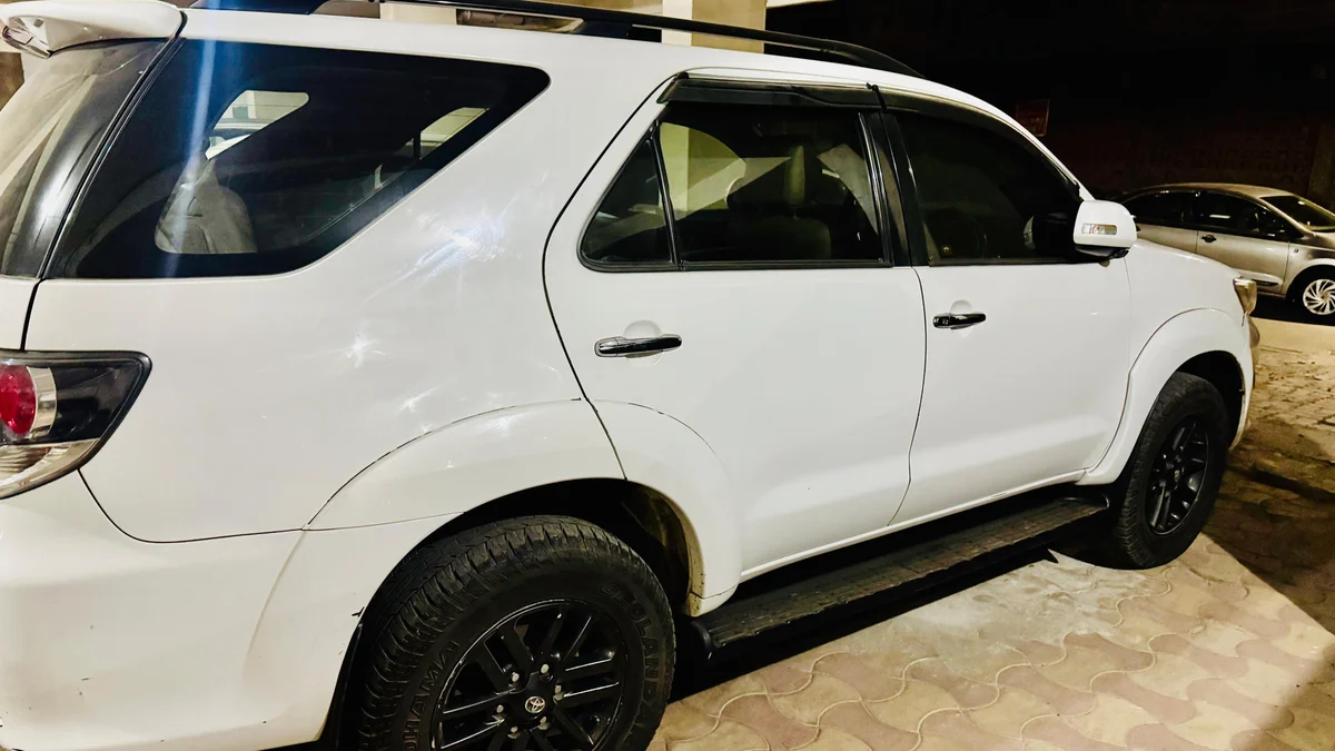 TOYOTA FORTUNER 4×2MT - 4