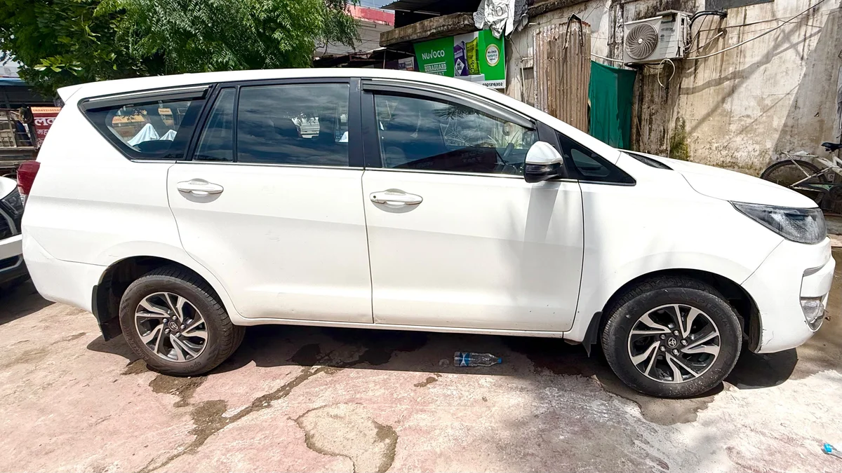 TOYOTA INNOVA CRYSTA 2.4G (MT) - 4