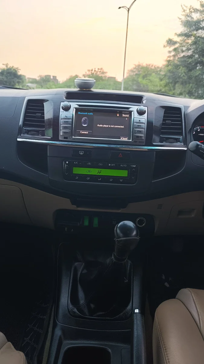 TOYOTA FORTUNER 4×2 MT - 23