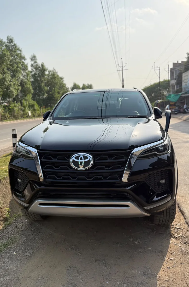 TOYOTA FORTUNER 4×2 AUTOMATIC