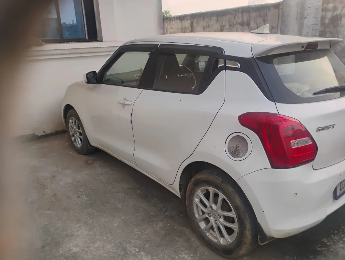 MARUTI SWIFT ZXI - 3