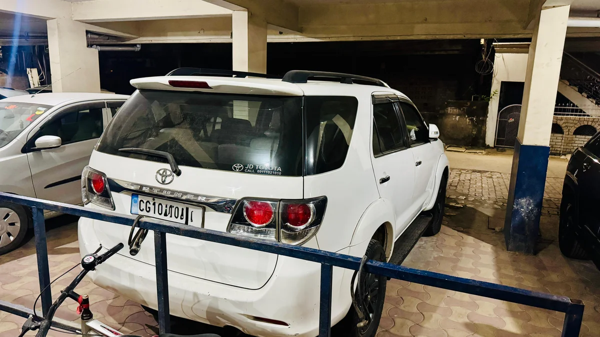 TOYOTA FORTUNER 4×2MT - 2