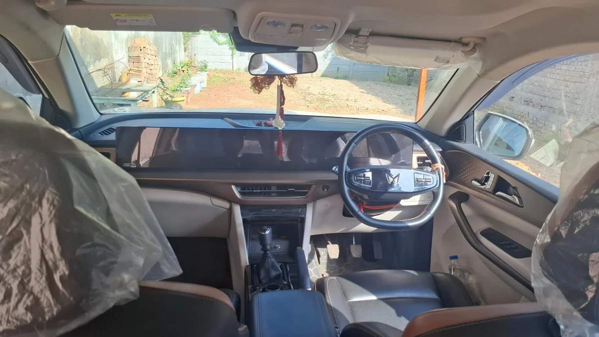 MAHINDRA XUV 7XO  AX7 - 5
