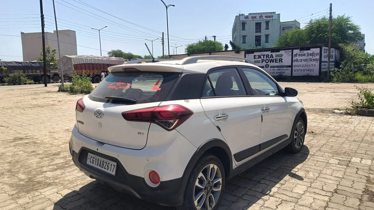 HYUNDAI i20 - 6