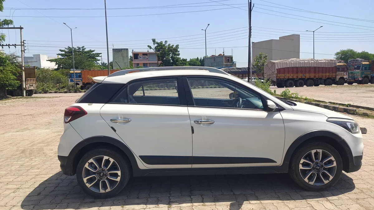 HYUNDAI i20 - 7