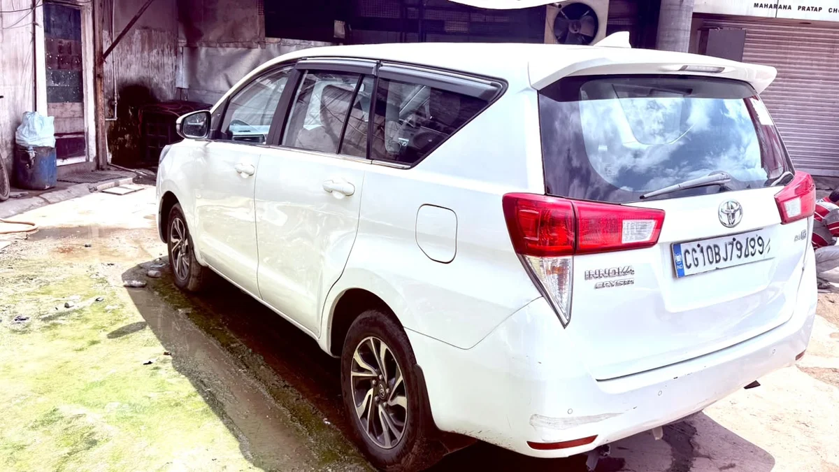 TOYOTA INNOVA CRYSTA 2.4G (MT) - 3