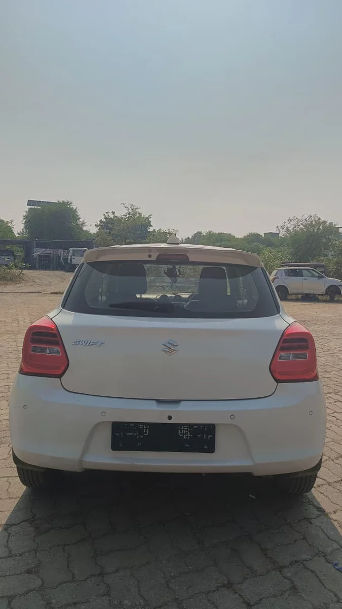 MARUTI SWIFT ZXI - 8