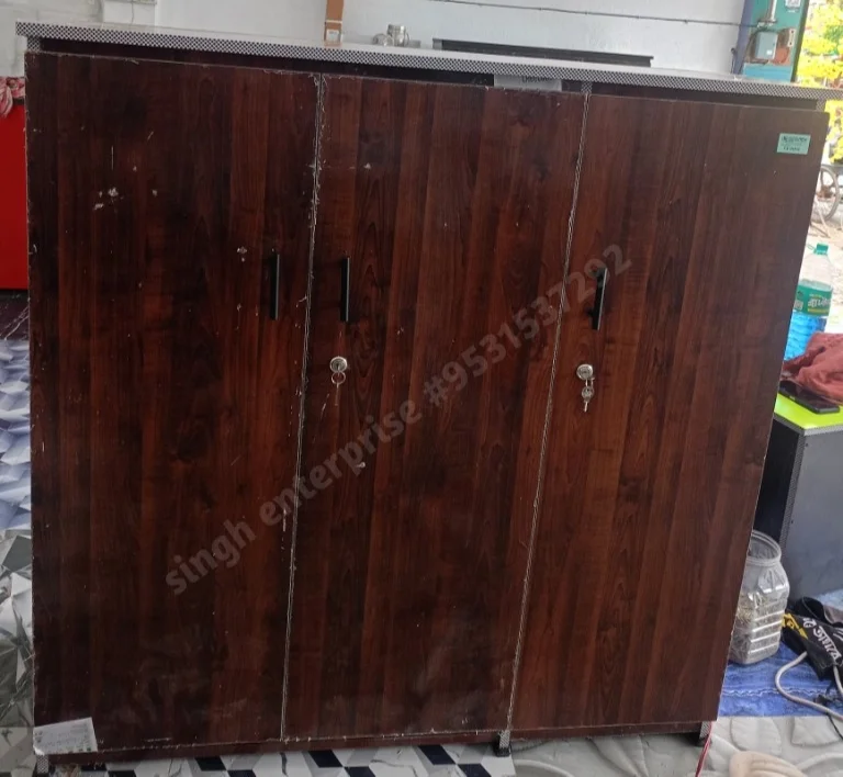3 door wardrobe 4/4