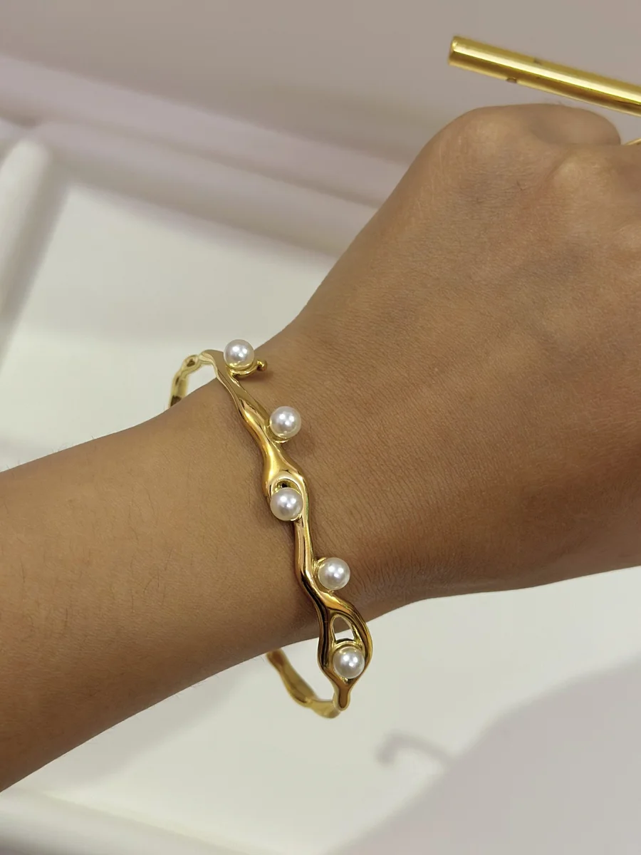 Dreams In Pearls Bracelet 6