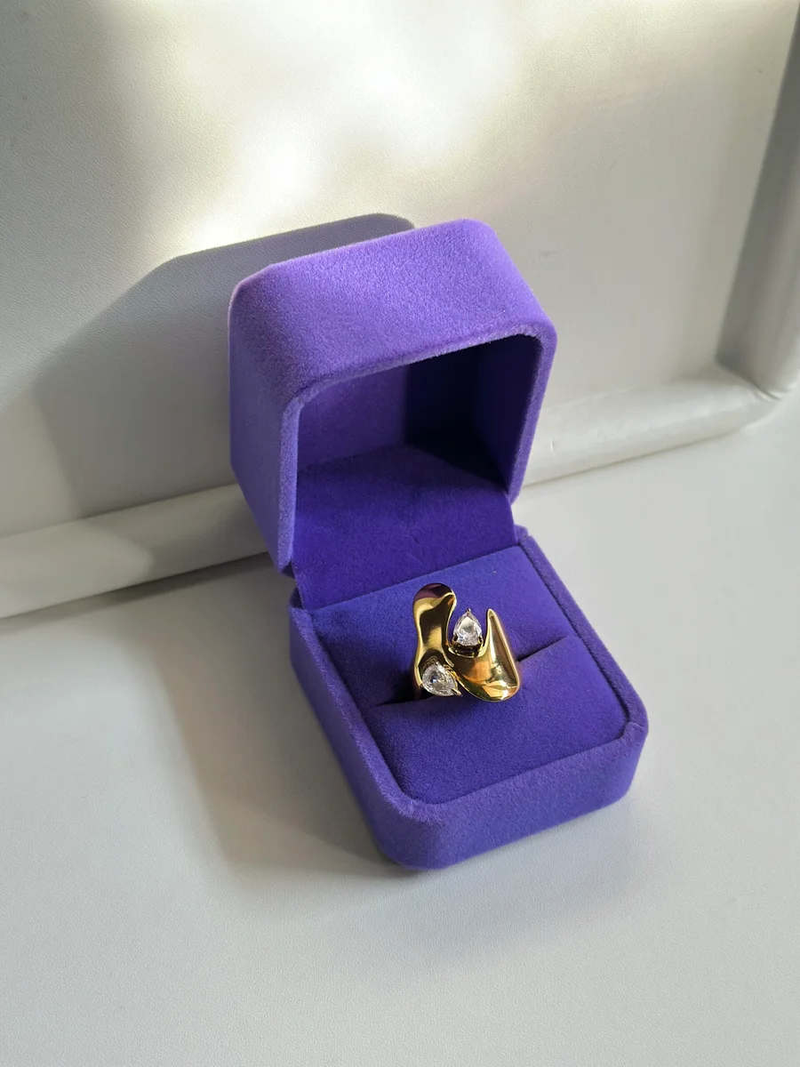 Modern Signet