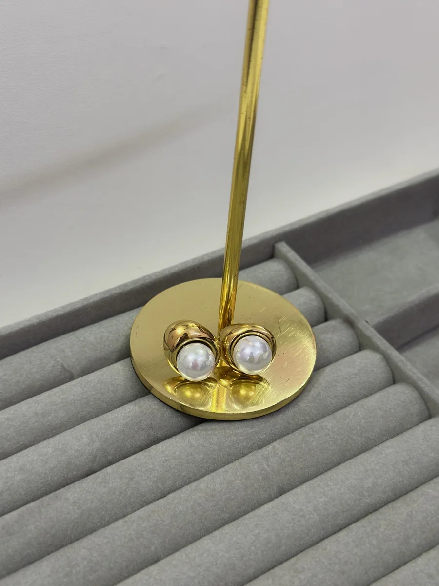 Pearl Premium Studs