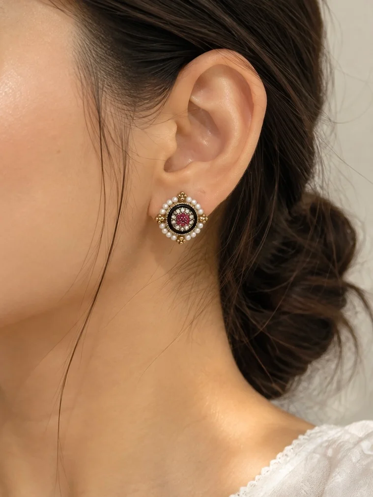 Royale Studs – pink stones 2