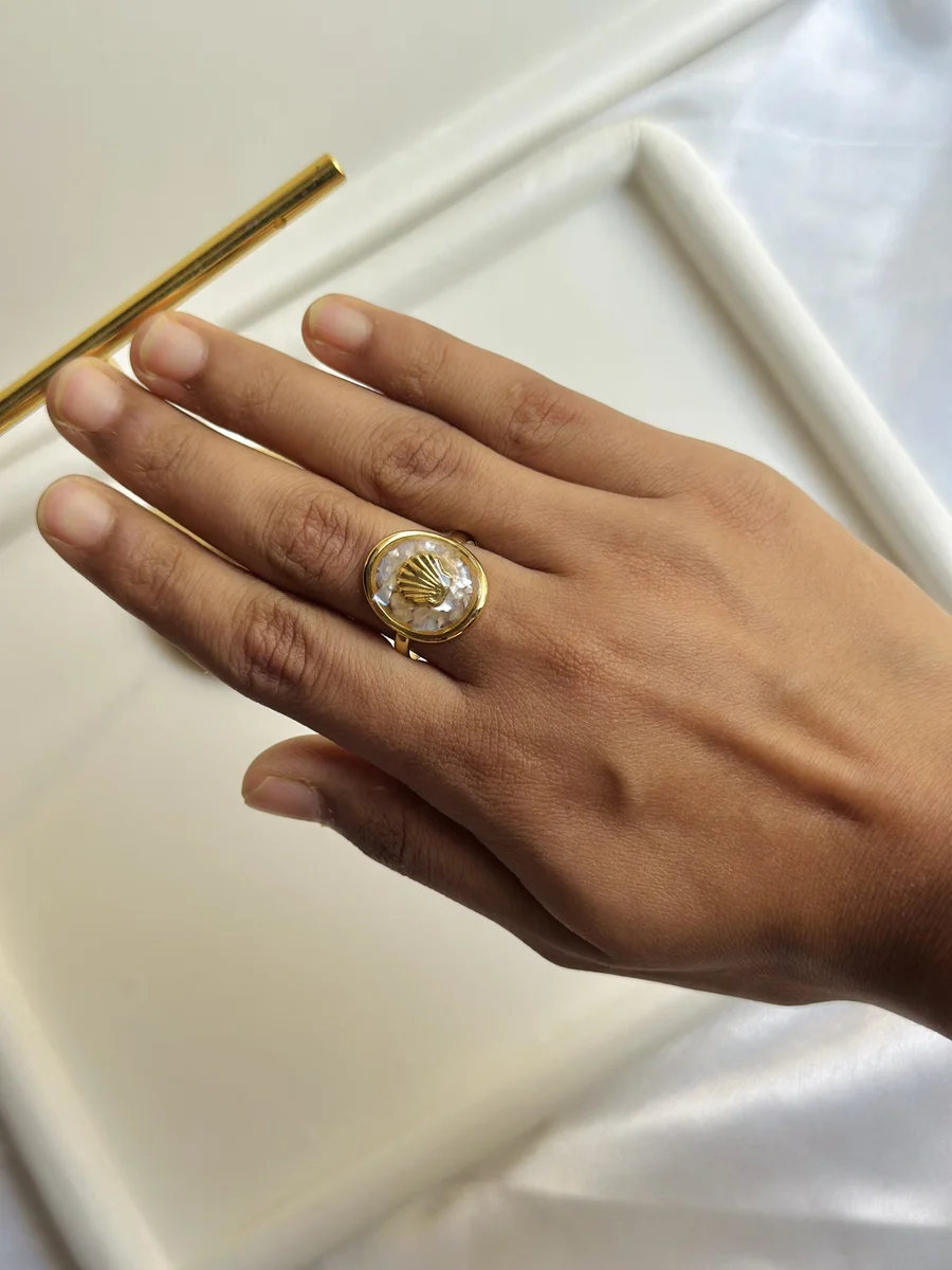 Luna Shell Ring 4