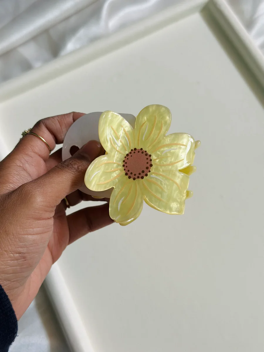Daisy Claw Clip 2