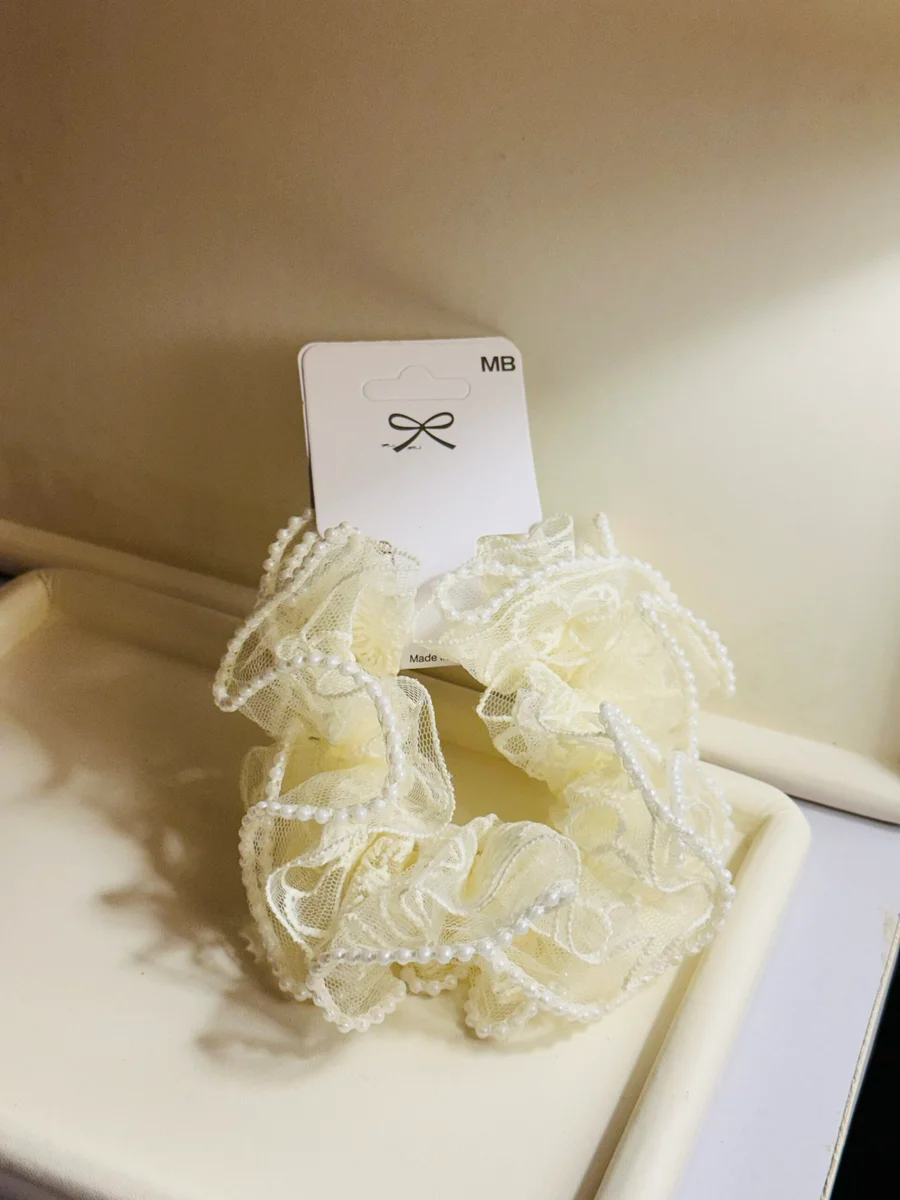 Small Pearls Hair Tie