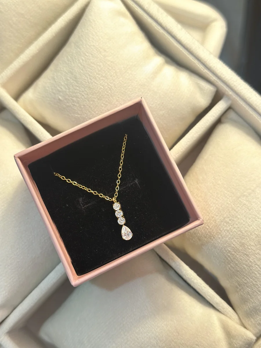 Vivara Necklace 2