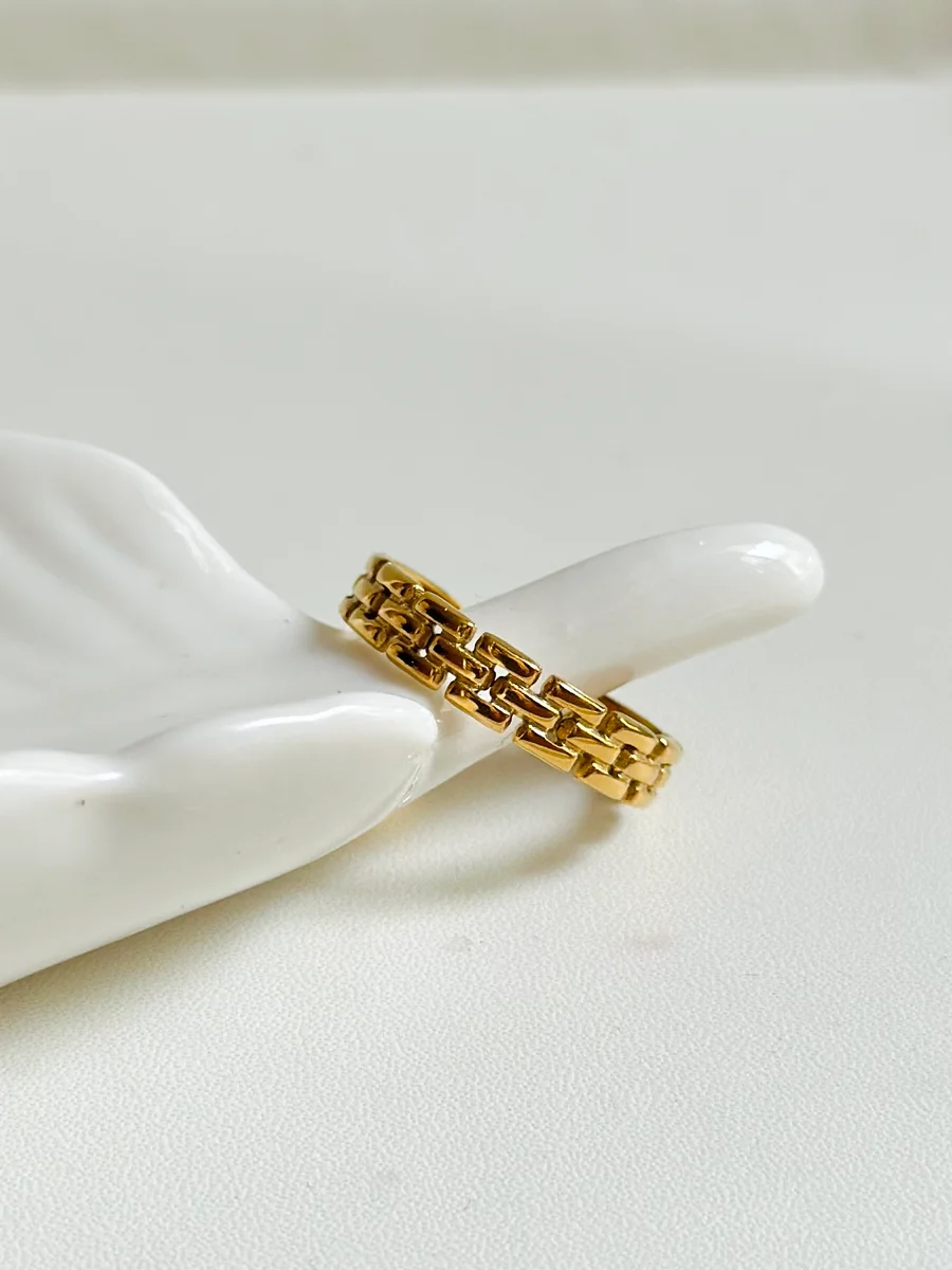 Link Luxe Ring