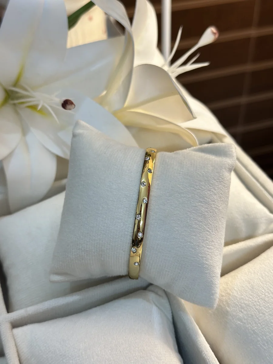 Classic Oval Bracelet