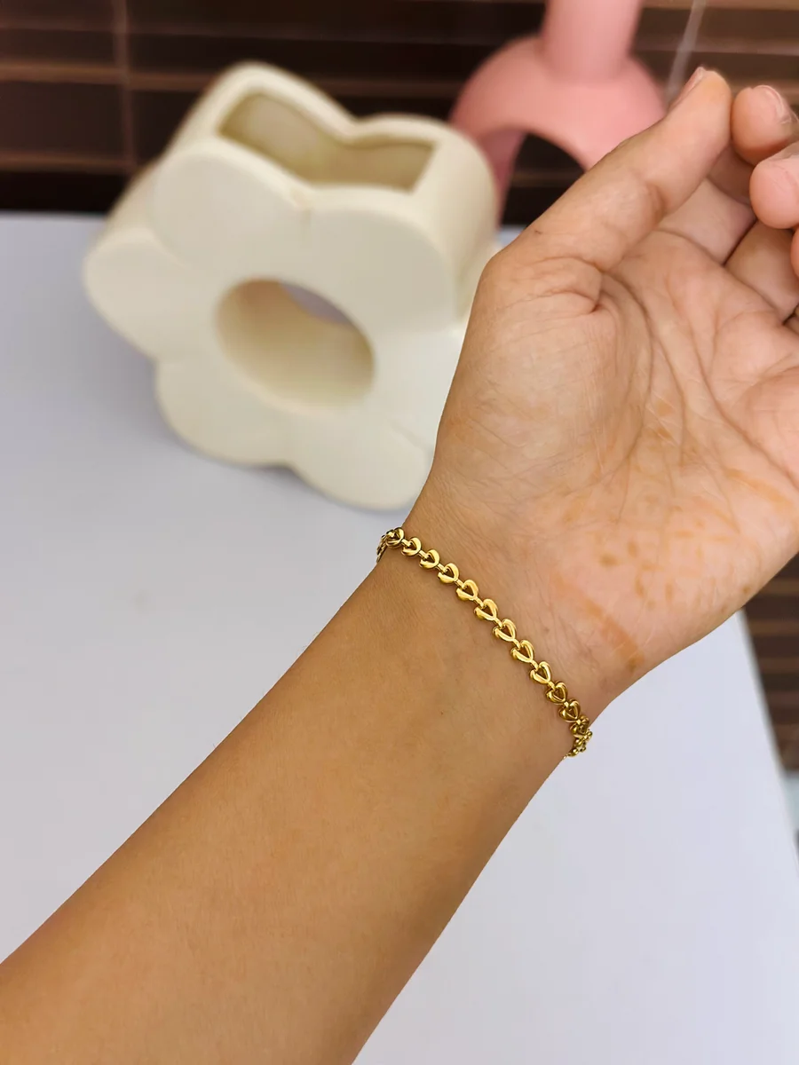 Golden Heart Bracelet 3