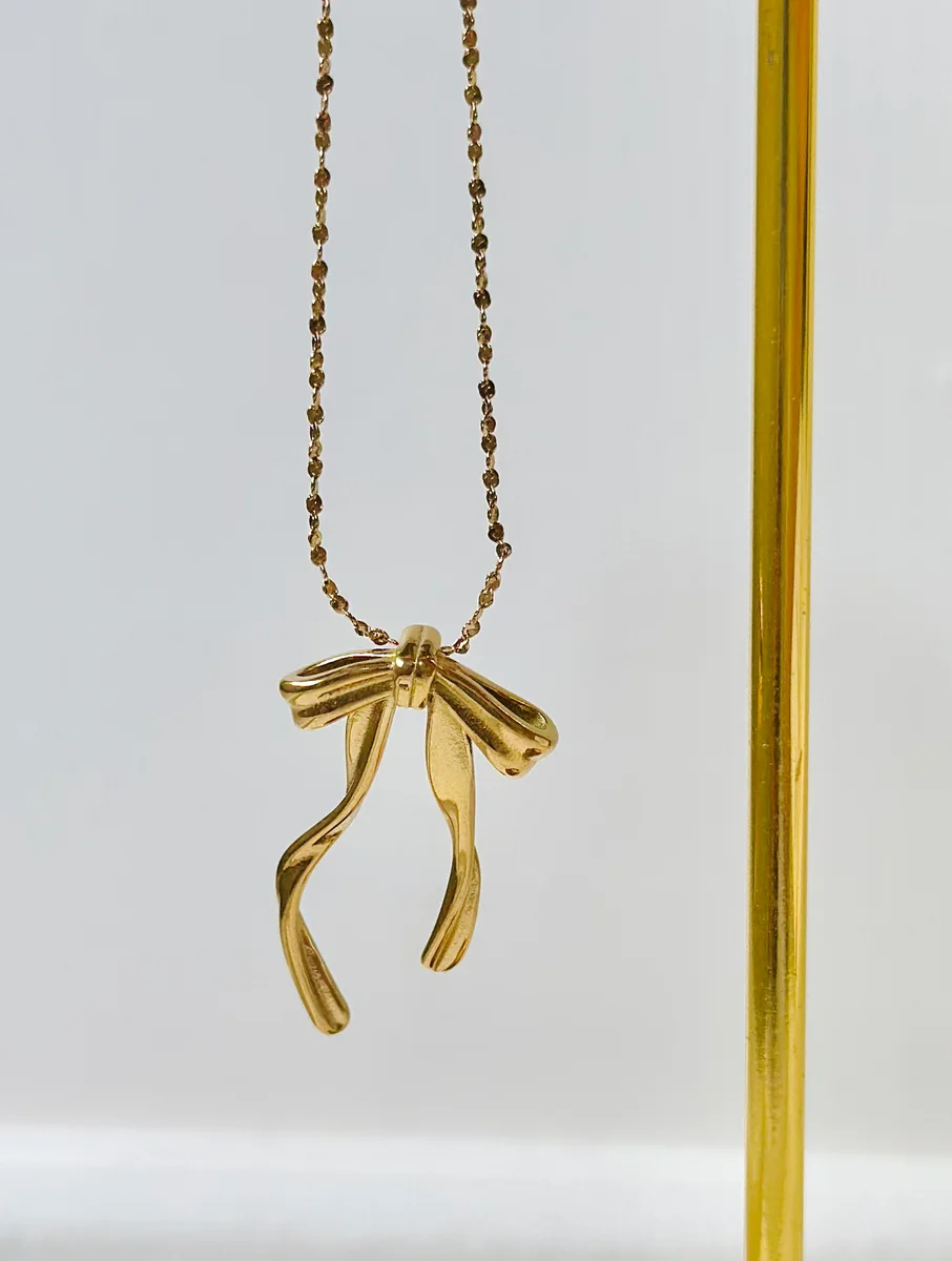 Amora Necklace 3